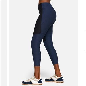OUTDOOR VOICES NAVY 3/4 WARMUP LEGGINGS - L - NWT